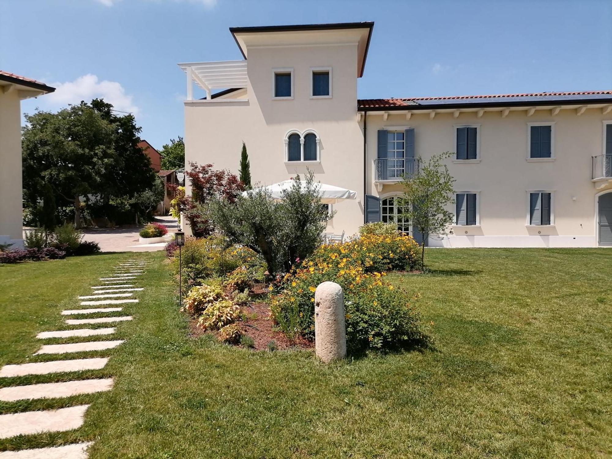 Relais Ca' Morenica Valeggio sul Mincio Exterior photo